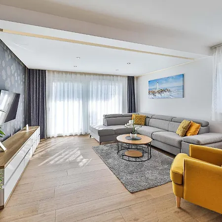 4 Bedroom Beautiful In Kastel Stari Kastela