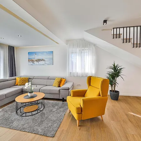 4 Bedroom Beautiful In Kastel Stari * Kastela