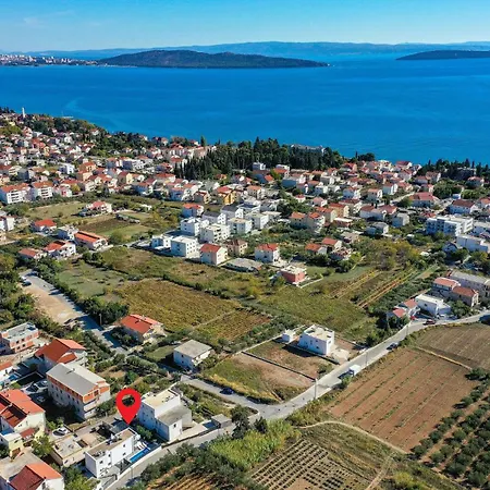4 Bedroom Beautiful In Kastel Stari Kastela
