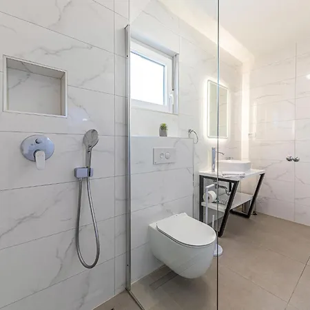 4 Bedroom Beautiful In Kastel Stari