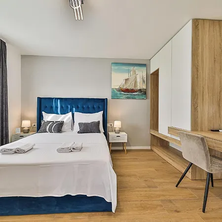 Holiday home 4 Bedroom Beautiful In Kastel Stari Kastela