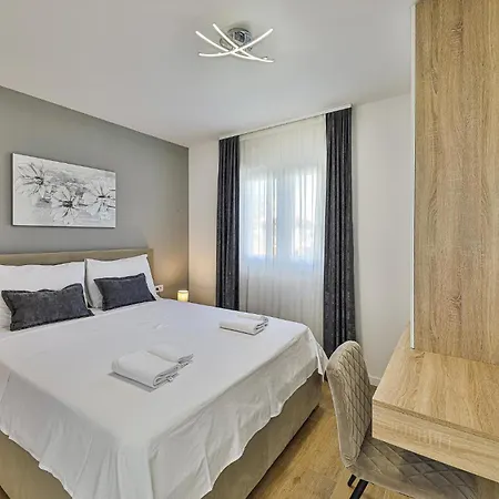 4 Bedroom Beautiful In Kastel Stari Holiday home Kastela