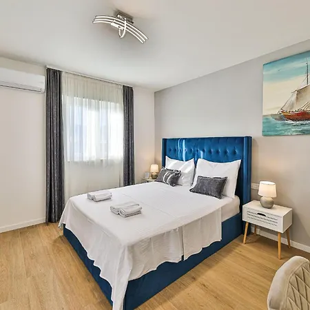 4 Bedroom Beautiful In Kastel Stari Kastela