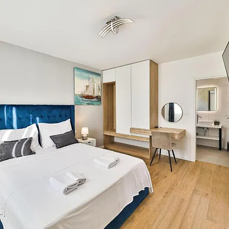 4 Bedroom Beautiful In Kastel Stari * Kastela
