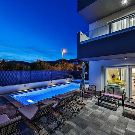 Cozy In Kastel Stari 펜션 Kaštela